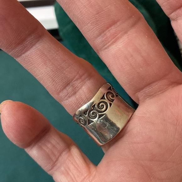 925 Sterling Silver ring made in Israel And marked as such SIZE 6 - Picture 3 of 5